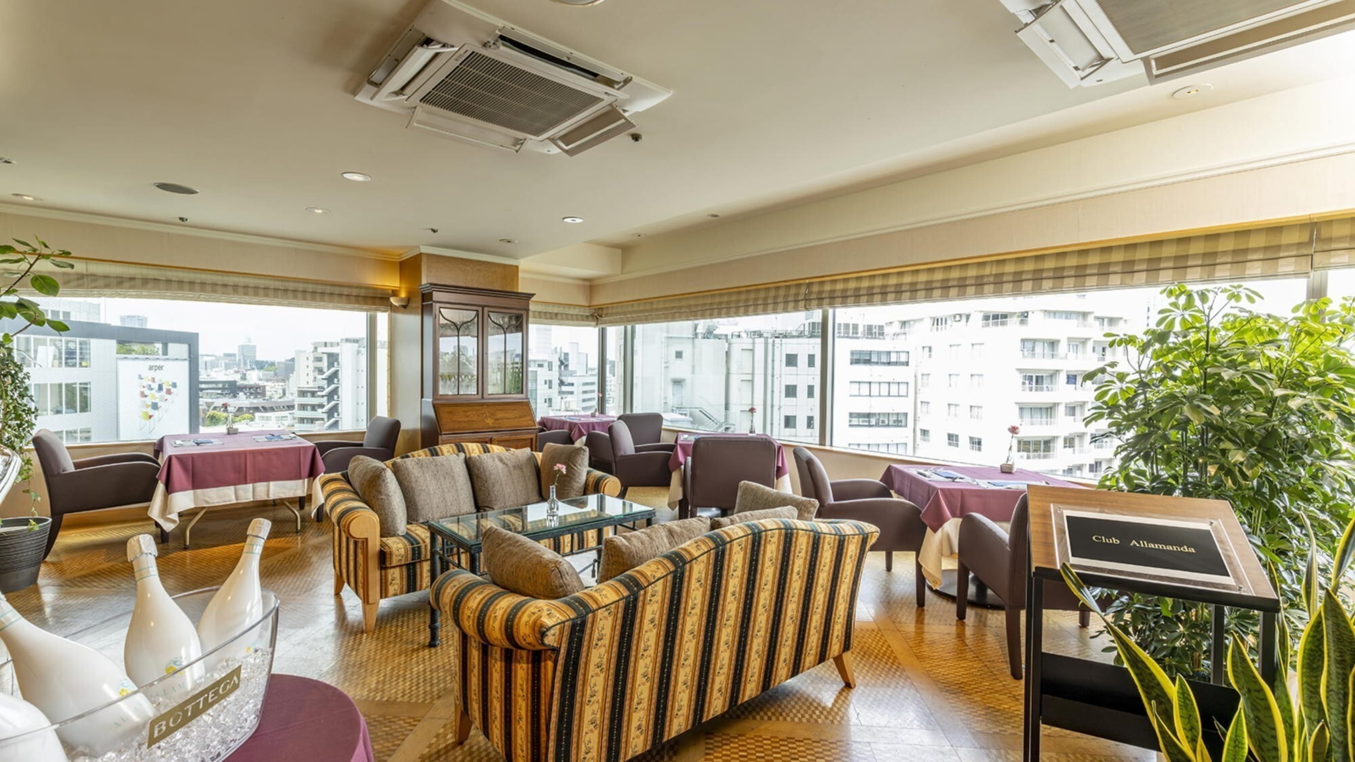 職場の様子 1