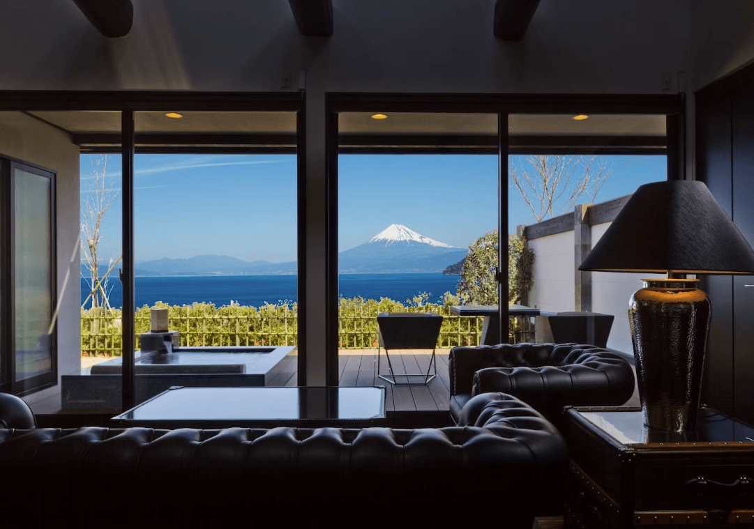 世界遺産 富士山を望む宿 富岳群青 - 画像 1